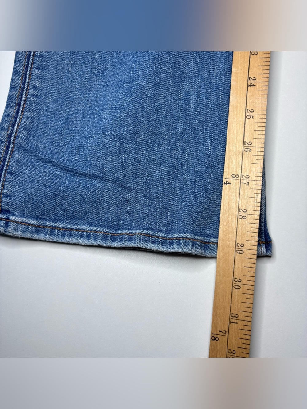 Hudson Collin Ankle Bootcut Jeans Women’s 31 Light Wash Stretch Denim inseam 29” - Picture 15 of 16